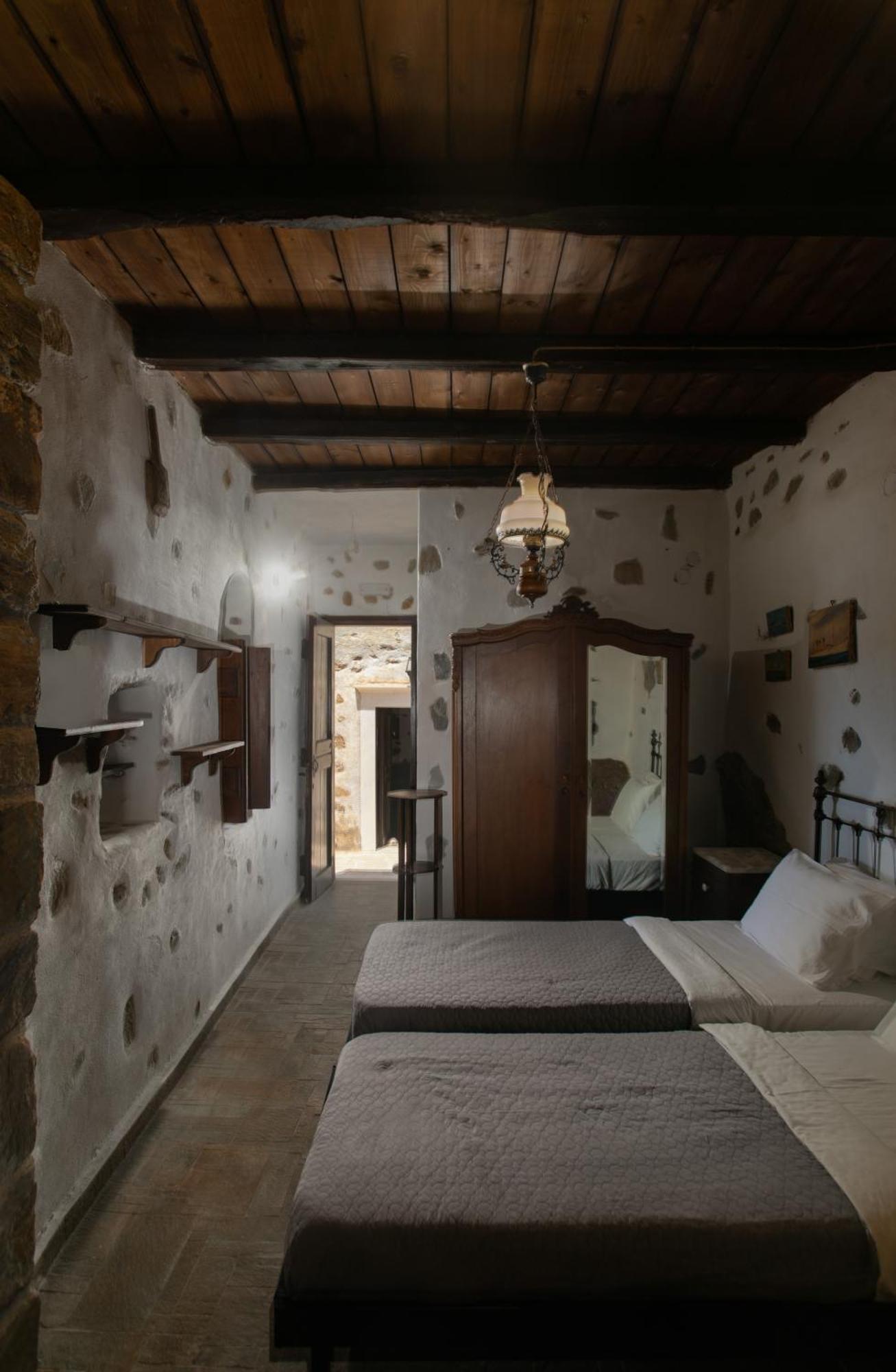 Themed House "Castle Halaros" View 17Th Century Villa Glinado Naxos Exterior photo